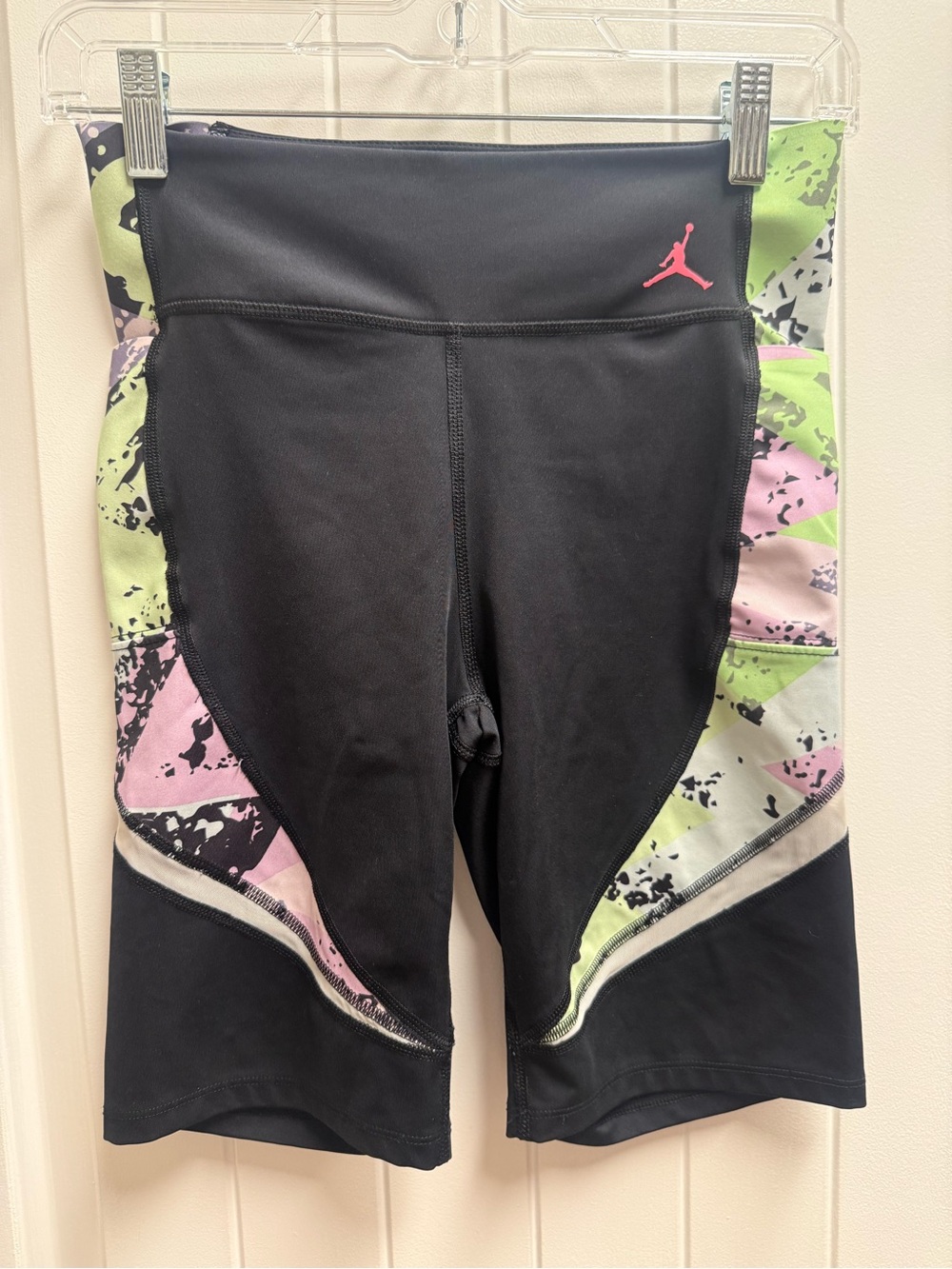 JORDAN Women’s (Size S) Pull On Knee Length Athletic Shorts Polyester Stretch